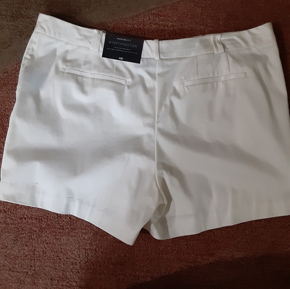 Worthington White dress shorts - Picture 2 of 4